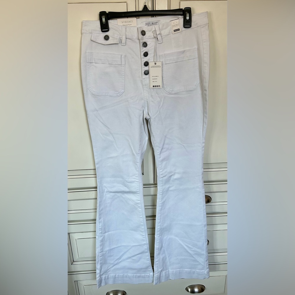 NWT Judy Blue High Waist Flare Fit, button fly front back pockets, size 13/31